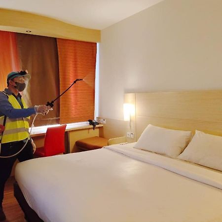 Ibis Manado City Center Boulevard Exterior foto